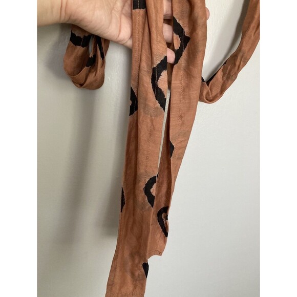 Norblack Norwhite Anthropologie Batik Wrap Blouse Top Brown Rust Rayon Size XS - Picture 11 of 14